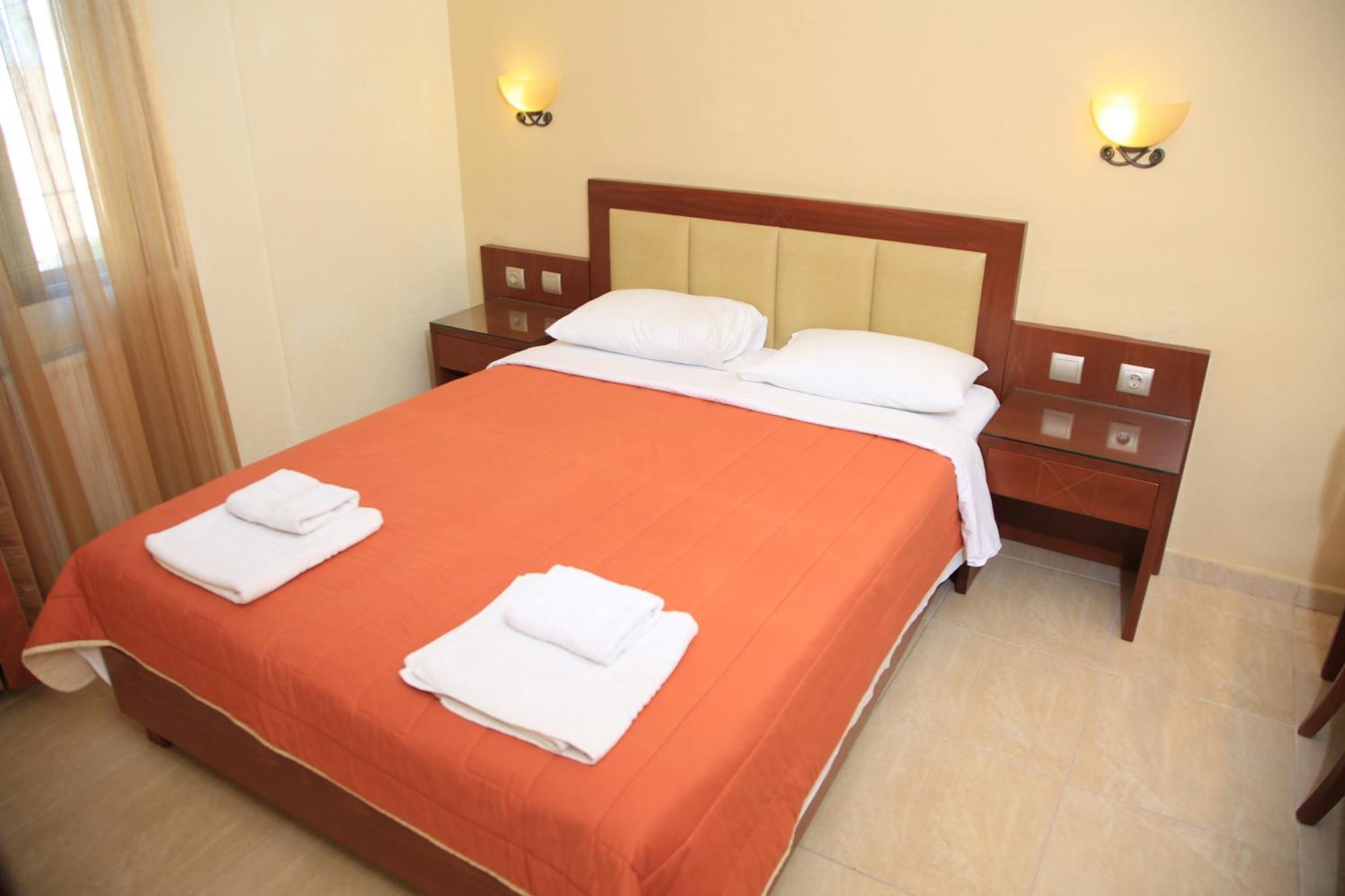 Hotel Zeus Áfitosz Kültér fotó